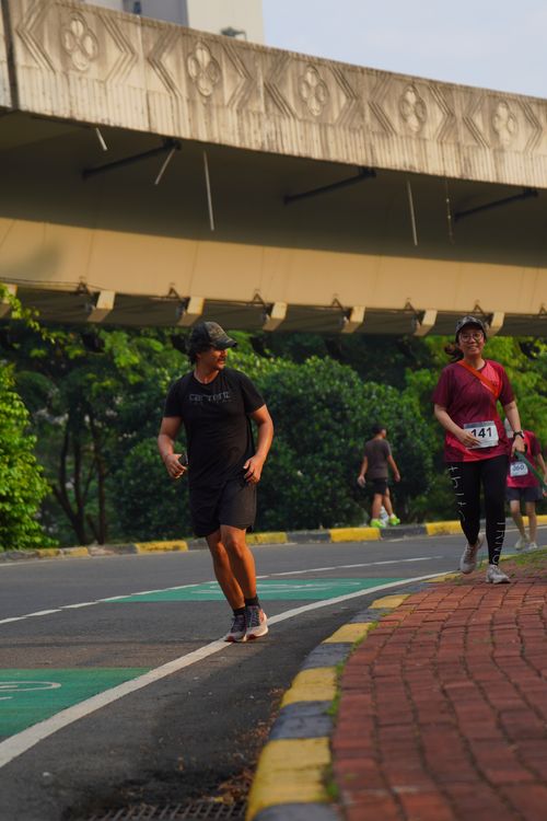 Race photo from Assurance Fun Run 2024