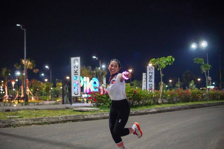 Race photo from PIK NITE RUN VIBES