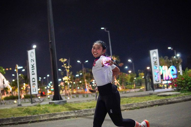 Race photo from PIK NITE RUN VIBES