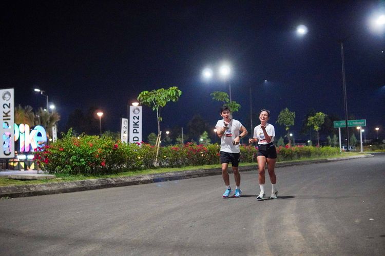 Race photo from PIK NITE RUN VIBES