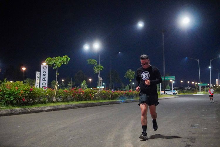 Race photo from PIK NITE RUN VIBES