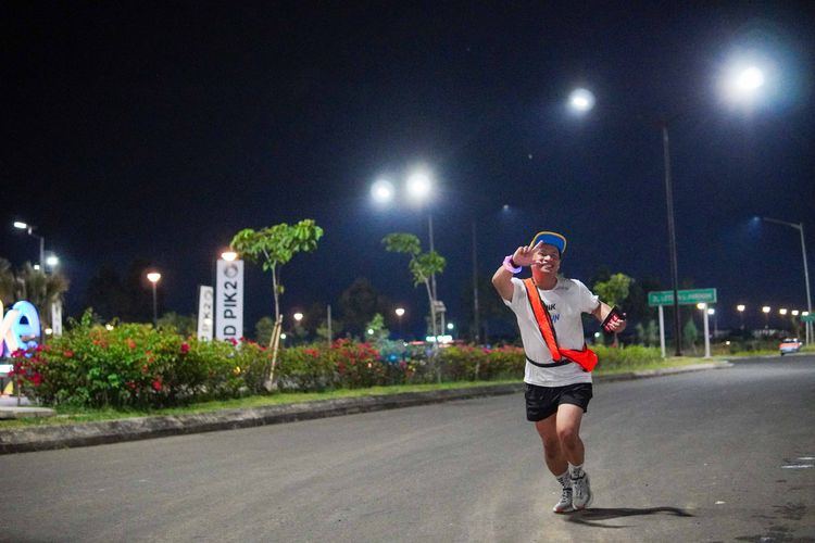 Race photo from PIK NITE RUN VIBES