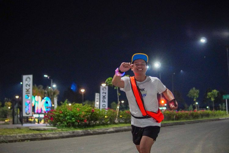 Race photo from PIK NITE RUN VIBES