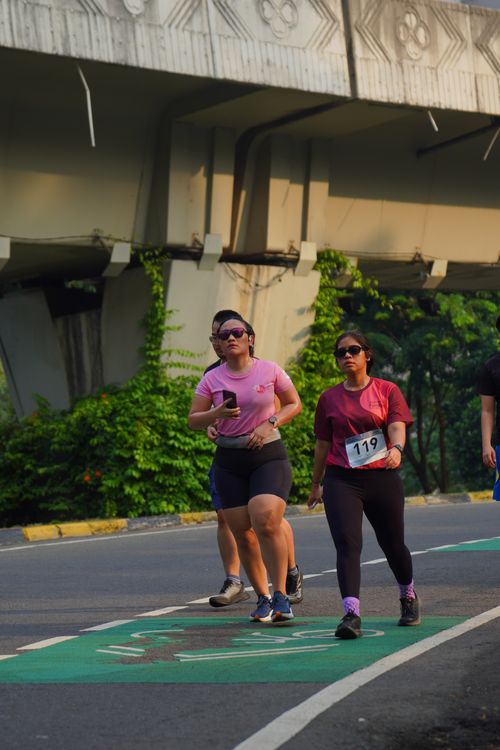 Race photo from Assurance Fun Run 2024