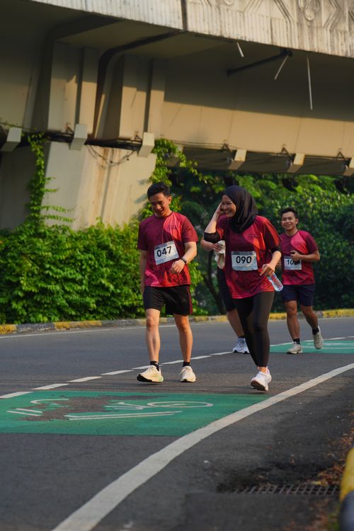 Race photo from Assurance Fun Run 2024