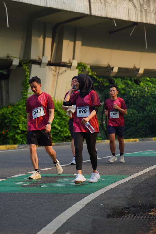 Race photo from Assurance Fun Run 2024