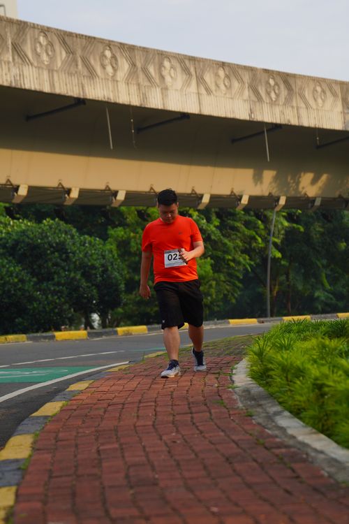 Race photo from Assurance Fun Run 2024