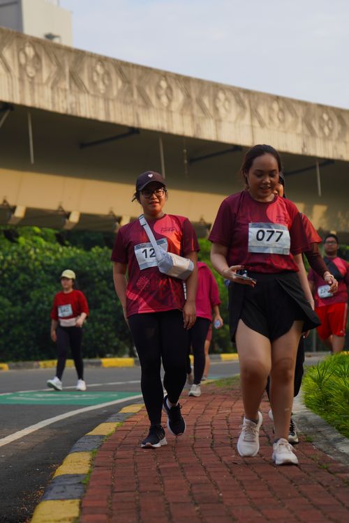 Race photo from Assurance Fun Run 2024