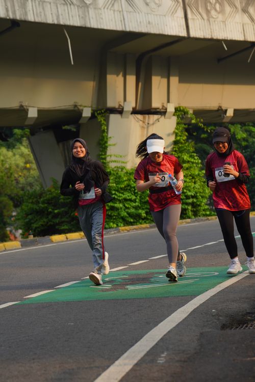 Race photo from Assurance Fun Run 2024