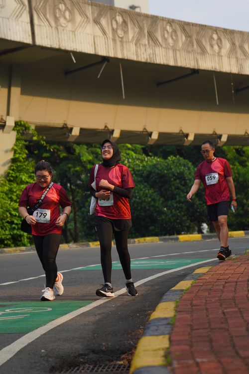 Race photo from Assurance Fun Run 2024
