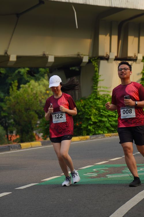 Race photo from Assurance Fun Run 2024
