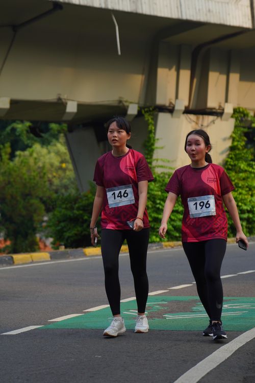 Race photo from Assurance Fun Run 2024