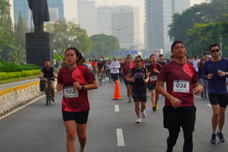 Race photo from Assurance Fun Run 2024