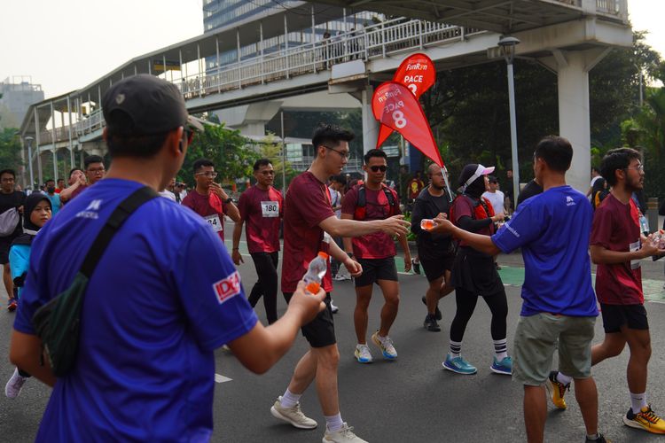 Race photo from Assurance Fun Run 2024