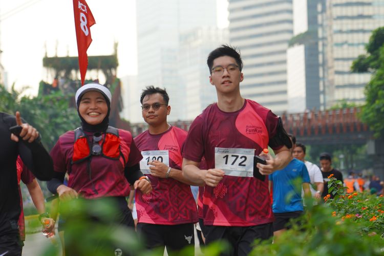 Race photo from Assurance Fun Run 2024