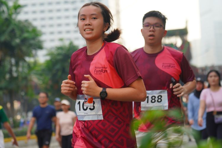 Race photo from Assurance Fun Run 2024