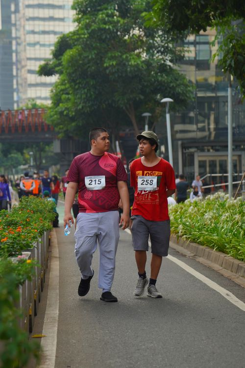 Race photo from Assurance Fun Run 2024