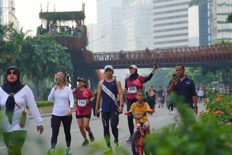 Race photo from Assurance Fun Run 2024
