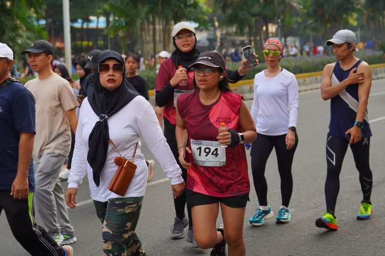 Race photo from Assurance Fun Run 2024