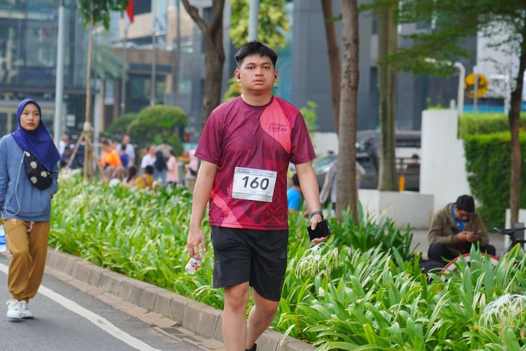 Race photo from Assurance Fun Run 2024
