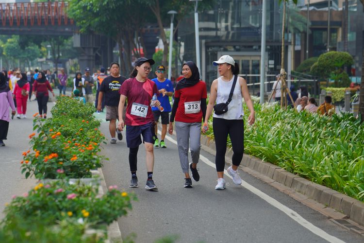 Race photo from Assurance Fun Run 2024