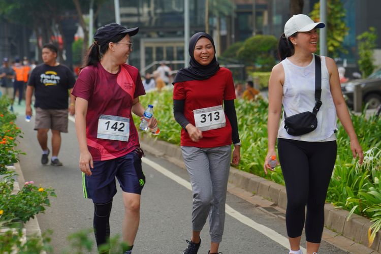 Race photo from Assurance Fun Run 2024