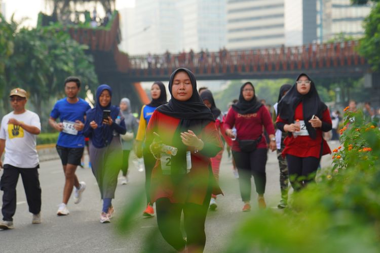 Race photo from Assurance Fun Run 2024