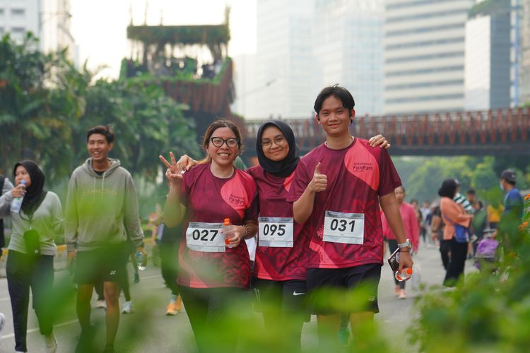 Race photo from Assurance Fun Run 2024