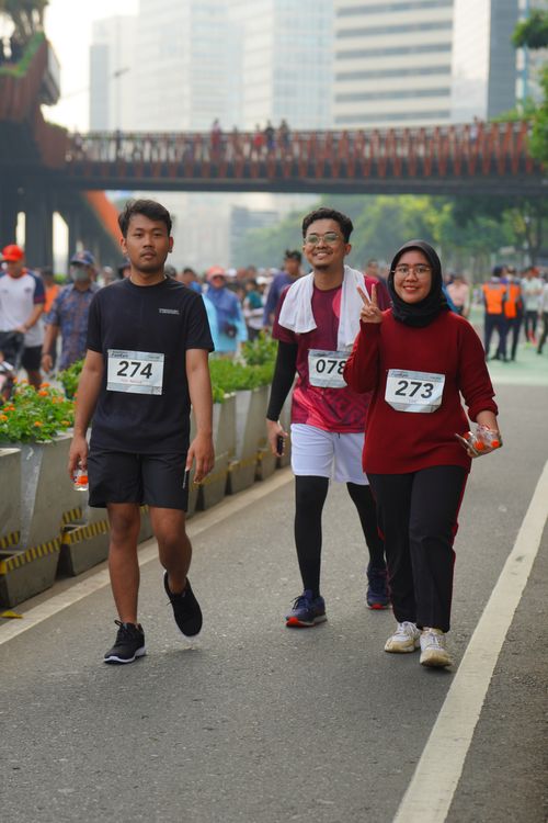 Race photo from Assurance Fun Run 2024