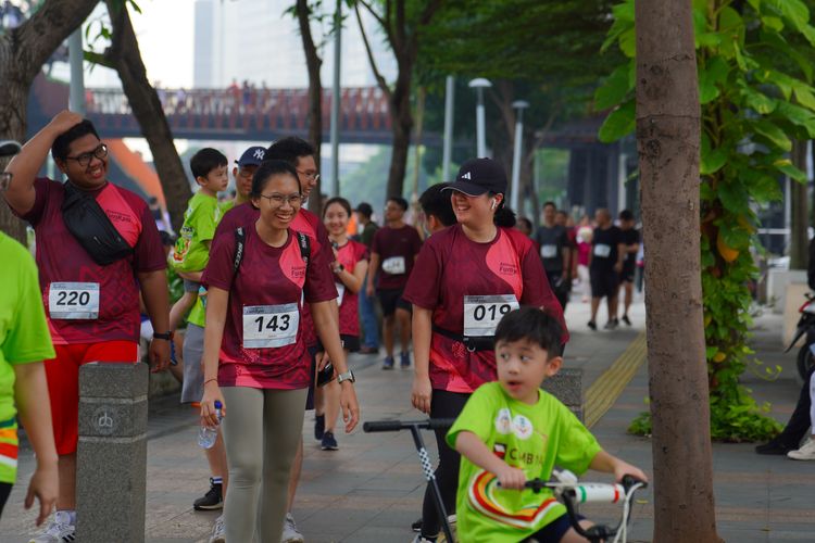 Race photo from Assurance Fun Run 2024