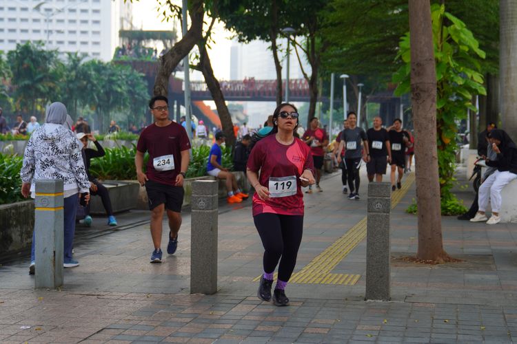 Race photo from Assurance Fun Run 2024