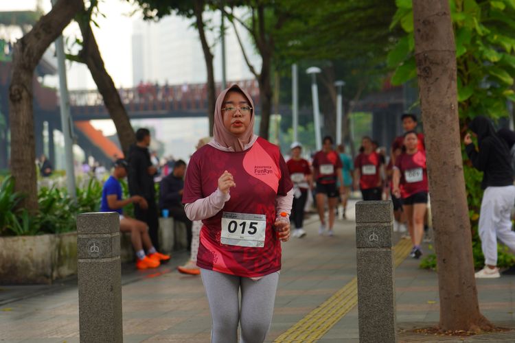 Race photo from Assurance Fun Run 2024