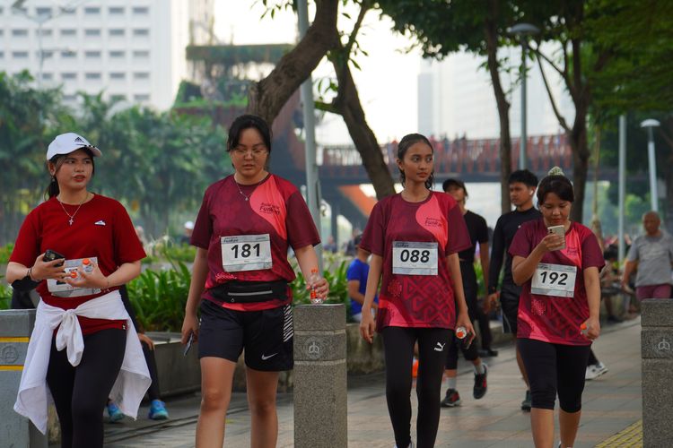 Race photo from Assurance Fun Run 2024