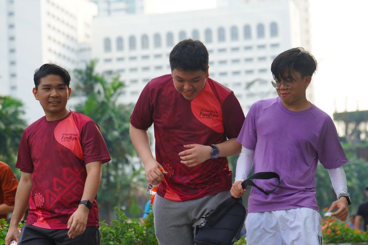 Race photo from Assurance Fun Run 2024