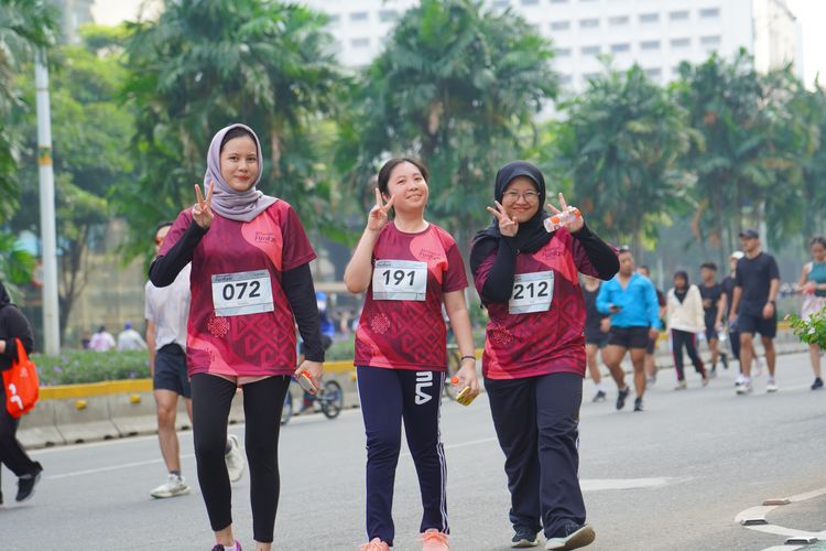Race photo from Assurance Fun Run 2024