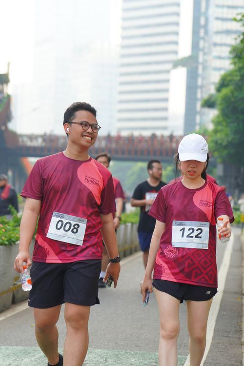 Race photo from Assurance Fun Run 2024