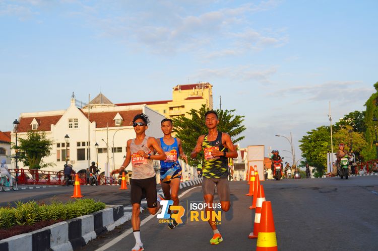 Race photo from Isoplus Run 2024 Surabaya