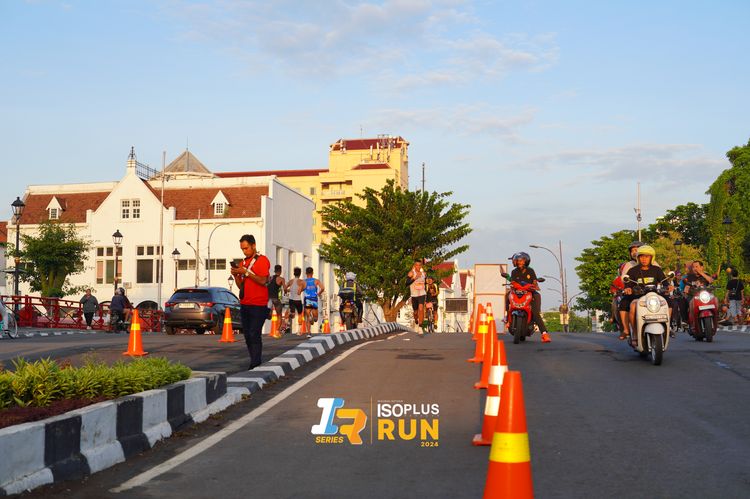 Race photo from Isoplus Run 2024 Surabaya