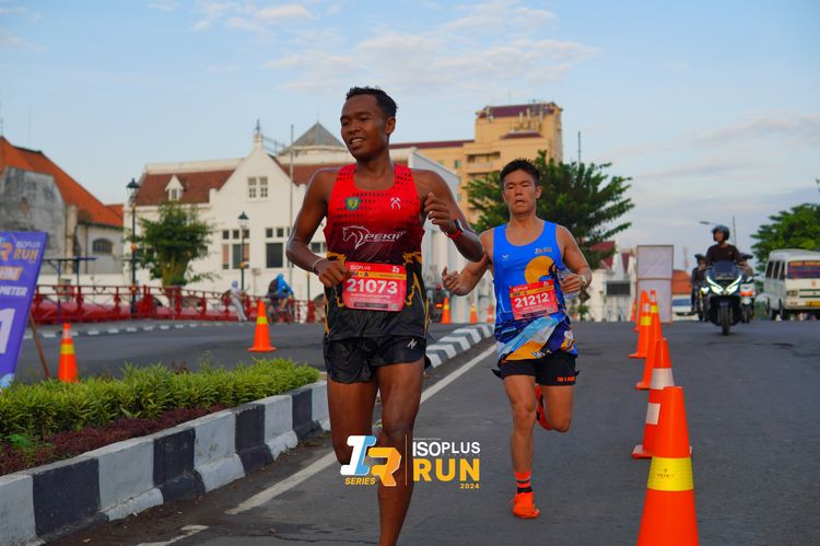 Race photo from Isoplus Run 2024 Surabaya