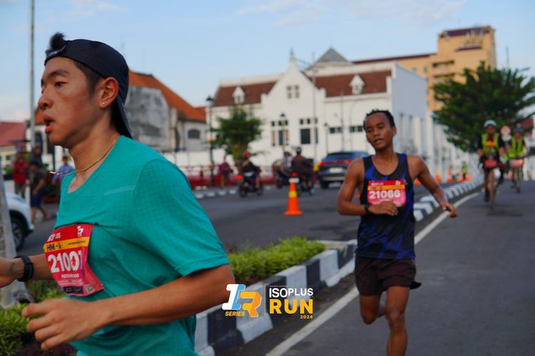 Race photo from Isoplus Run 2024 Surabaya