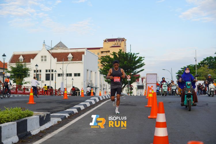 Race photo from Isoplus Run 2024 Surabaya