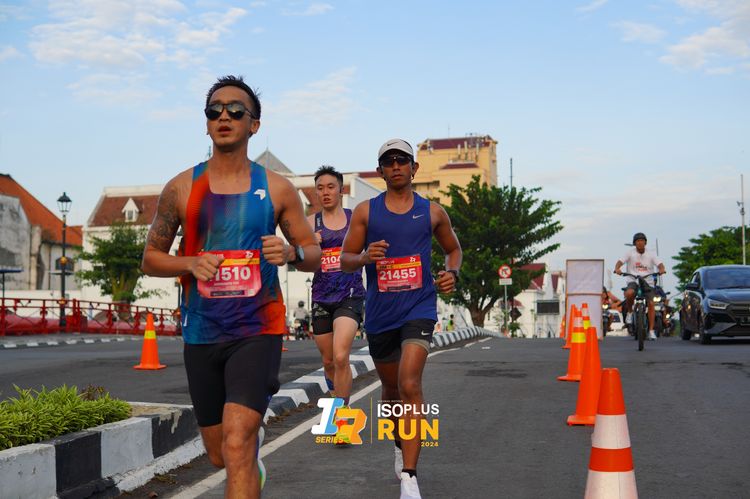 Race photo from Isoplus Run 2024 Surabaya