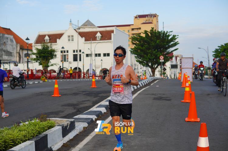 Race photo from Isoplus Run 2024 Surabaya