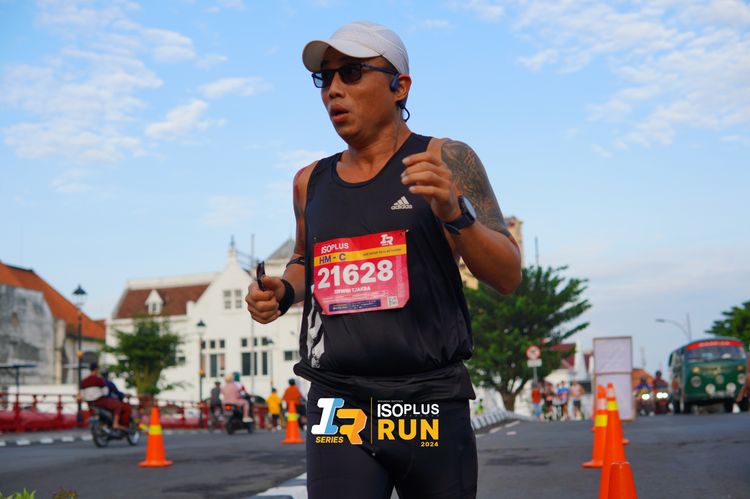Race photo from Isoplus Run 2024 Surabaya
