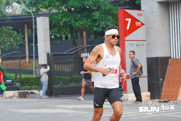 Race photo from Nu Skin Run 10K