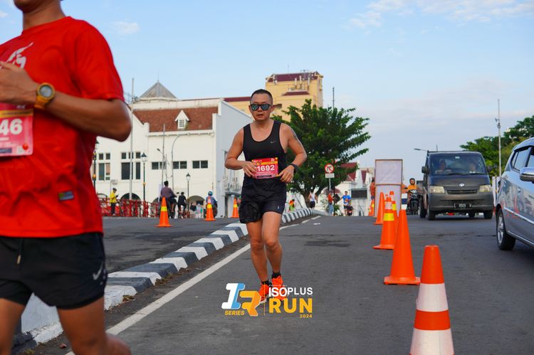 Race photo from Isoplus Run 2024 Surabaya