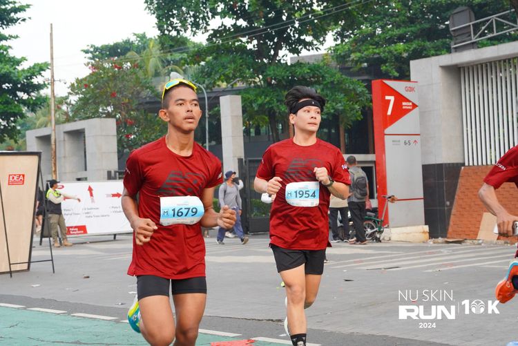 Race photo from Nu Skin Run 10K