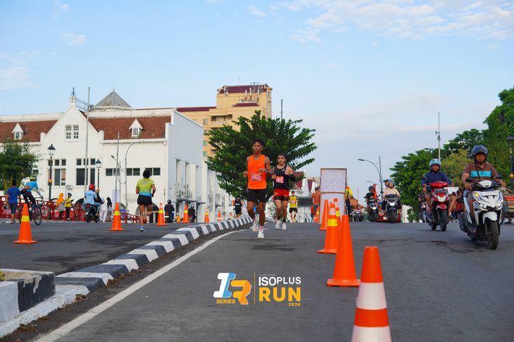 Race photo from Isoplus Run 2024 Surabaya