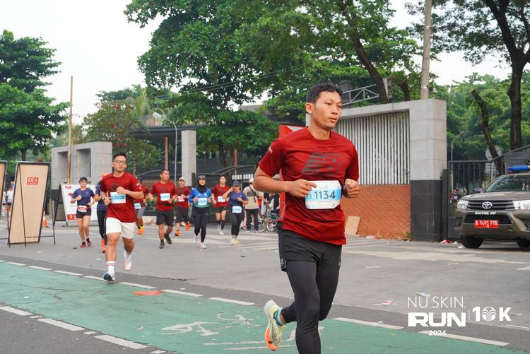 Race photo from Nu Skin Run 10K