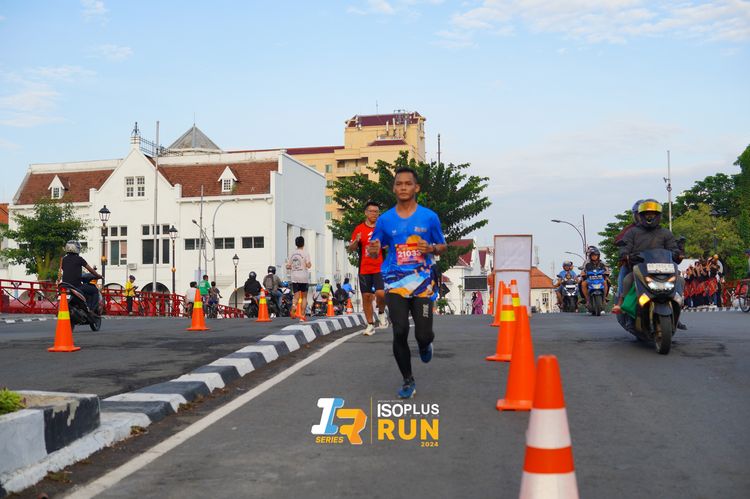 Race photo from Isoplus Run 2024 Surabaya